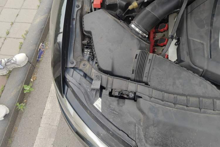 Used Audi A6L 2014 30 FSI Luxury Model Engine Bay Right