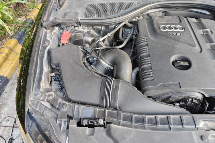 Used Audi A6L 2014 TFSI Standard Model Engine Bay Right