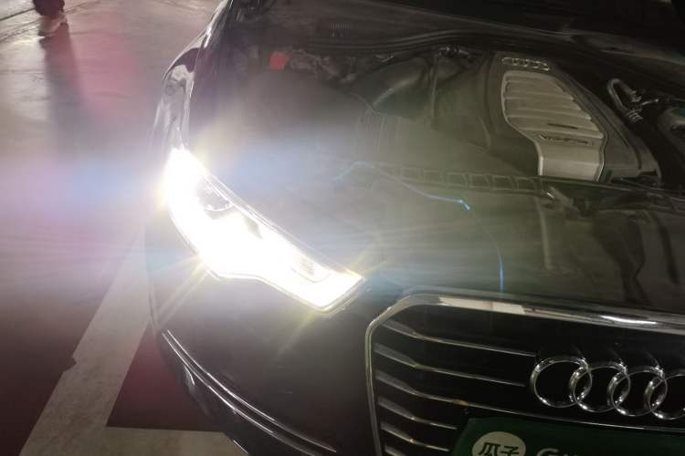 Used Audi A6L 2014 30 FSI Comfort Model Engine Bay Right