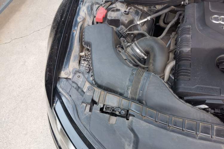Used Audi A6L 2014 TFSI Standard Model Engine Bay Right
