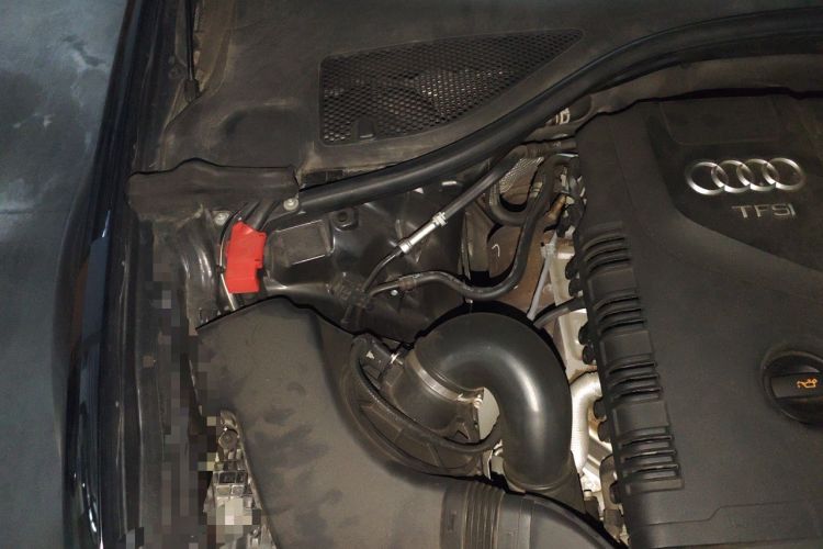 Used Audi A6L 2014 TFSI Standard Model Engine Bay Right