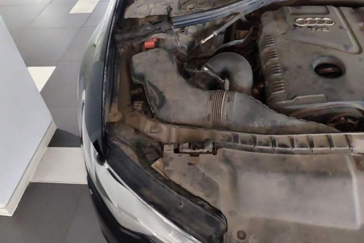 Used Audi A6L 2014 TFSI Standard Model Engine Bay Right