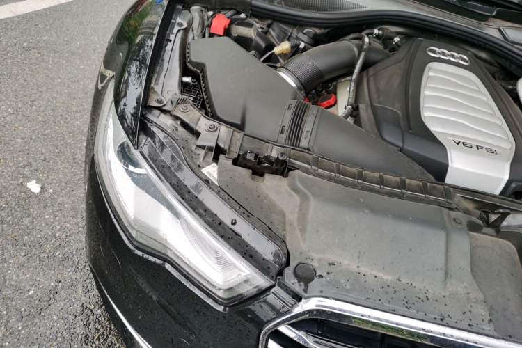 Used Audi A6L 2014 30 FSI Comfort Model Engine Bay Right
