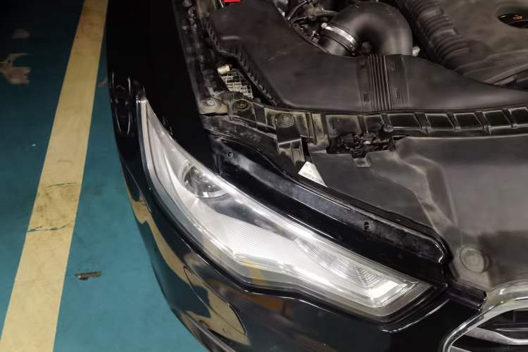 Used Audi A6L 2014 TFSI Standard Model Engine Bay Right