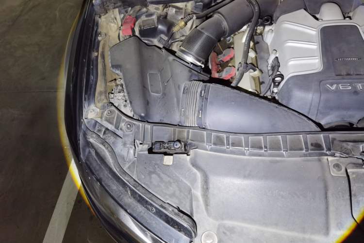 Used Audi A6L 2014 50 TFSI quattro Luxury Model Engine Bay Right