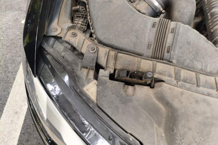 Used Audi A6L 2014 TFSI Standard Model Engine Bay Right