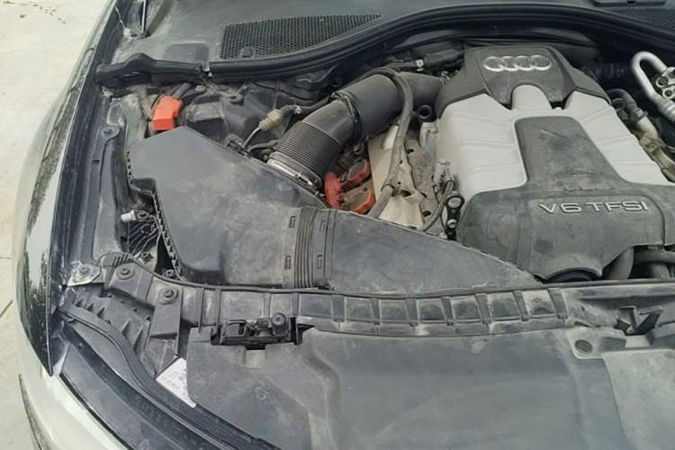 Used Audi A6L 2014 50 TFSI quattro Luxury Model Engine Bay Right