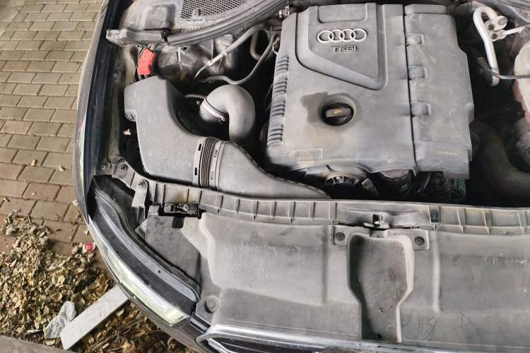 Used Audi A6L 2014 TFSI Standard Model Engine Bay Right