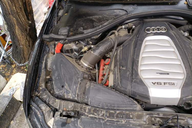 Used Audi A6L 2014 30 FSI Comfort Model Engine Bay Right