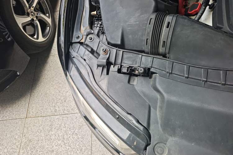 Used Audi A6L 2014 30 FSI Comfort Model Engine Bay Right