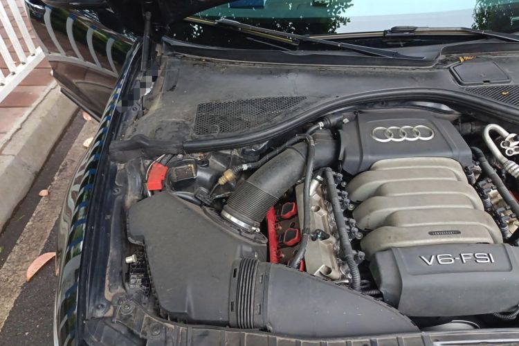 Used Audi A6L 2014 35 FSI Comfort Version Engine Bay Right