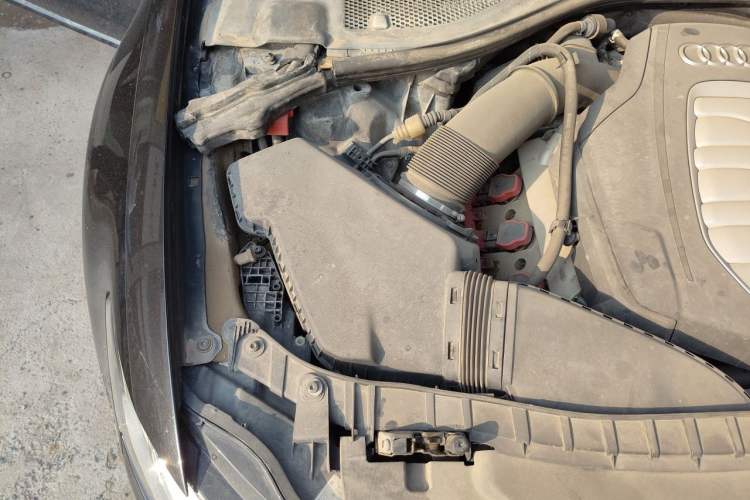 Used Audi A6L 2014 30 FSI Comfort Model Engine Bay Right