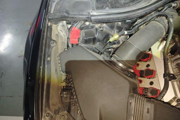 Used Audi A6L 2014 35 FSI Comfort Version Engine Bay Right