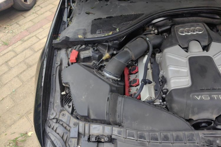 Used Audi A6L 2014 50 TFSI quattro Luxury Model Engine Bay Right
