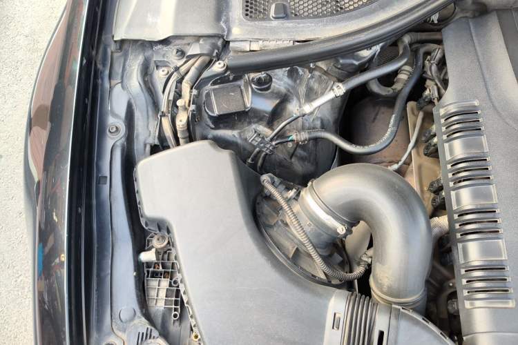 Used Audi A6L 2014 TFSI Standard Model Engine Bay Right