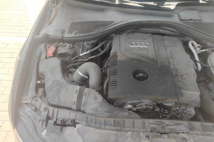 Used Audi A6L 2014 TFSI Standard Model Engine Bay Right
