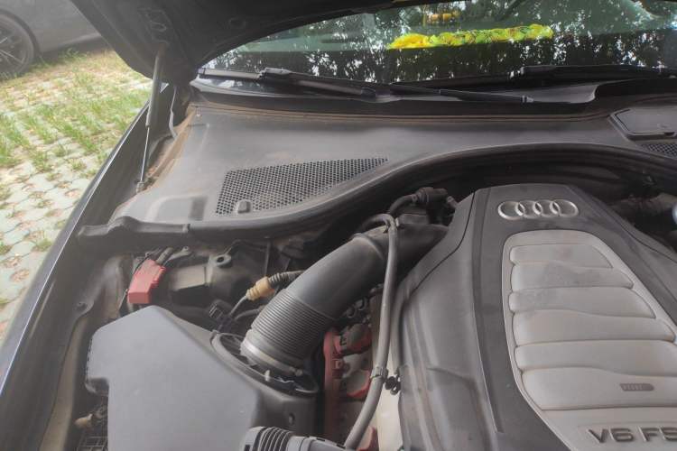 Used Audi A6L 2014 30 FSI Comfort Model Engine Bay Right