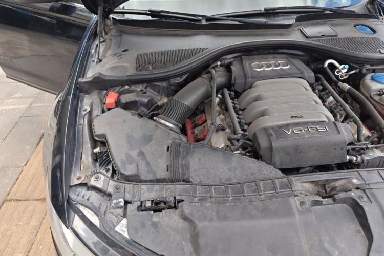 Used Audi A6L 2014 35 FSI quattro Luxury Model Engine Bay Right