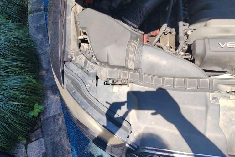 Used Audi A6L 2014 35 FSI Comfort Version Engine Bay Right