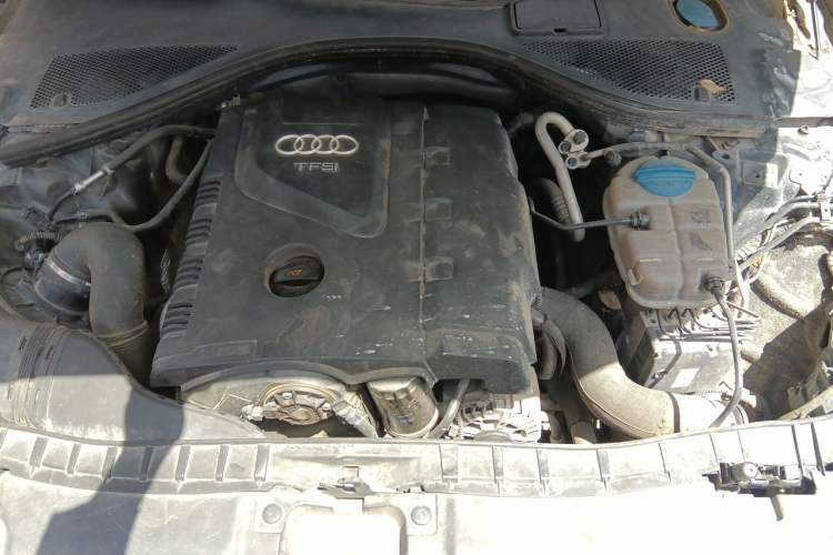 Used Audi A6L 2014 TFSI Standard Model Engine Bay