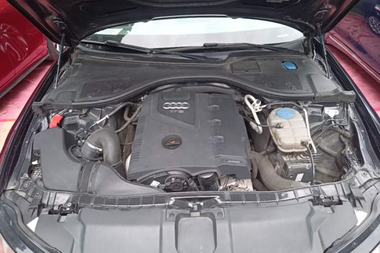 Used Audi A6L 2014 TFSI Standard Model Engine Bay