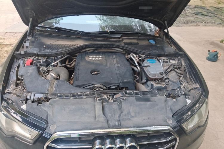 Used Audi A6L 2014 TFSI Standard Model Engine Bay