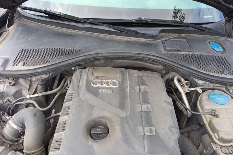 Used Audi A6L 2014 TFSI Standard Model Engine Bay