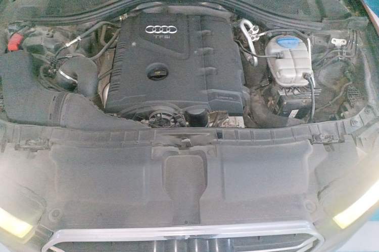 Used Audi A6L 2014 TFSI Standard Model Engine Bay