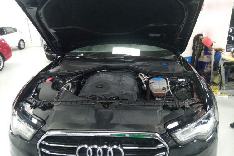 Used Audi A6L 2014 TFSI Standard Model Engine Bay