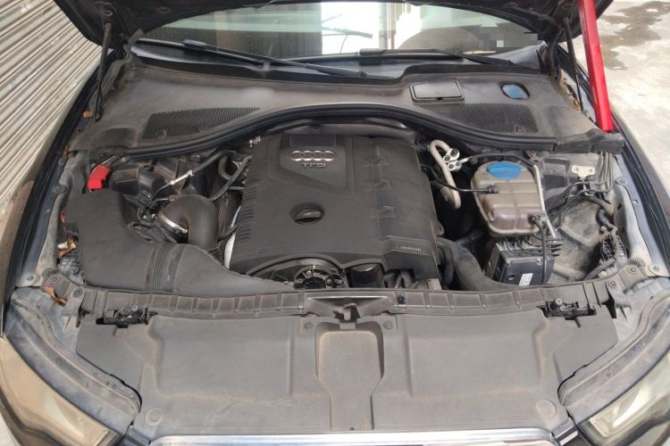 Used Audi A6L 2014 TFSI Standard Model Engine Bay