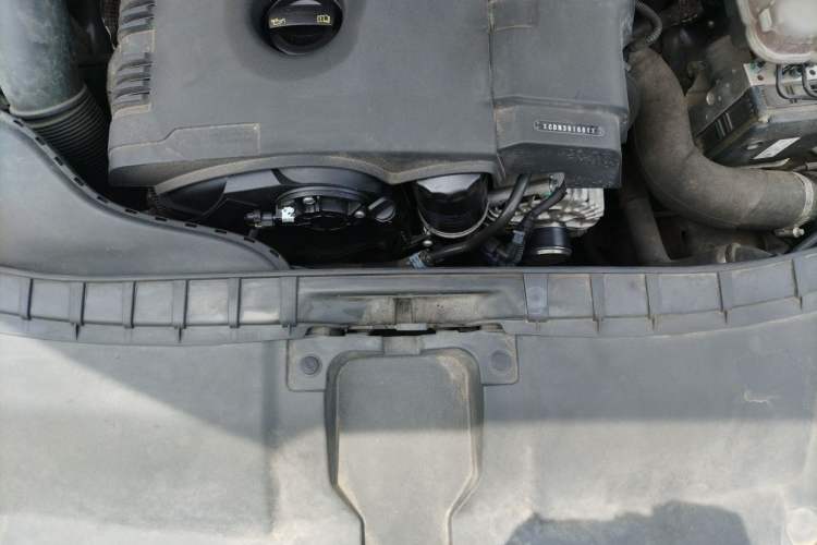 Used Audi A6L 2014 TFSI Standard Model Engine Bay
