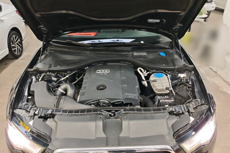 Used Audi A6L 2014 TFSI Standard Model Engine Bay