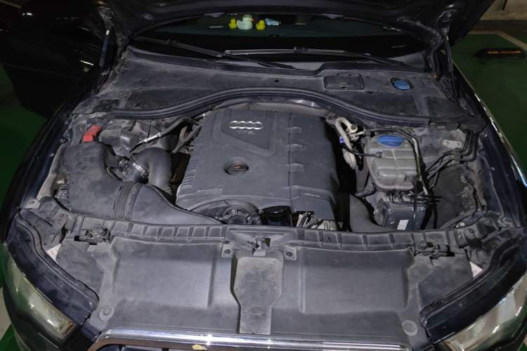 Used Audi A6L 2014 TFSI Standard Model Engine Bay