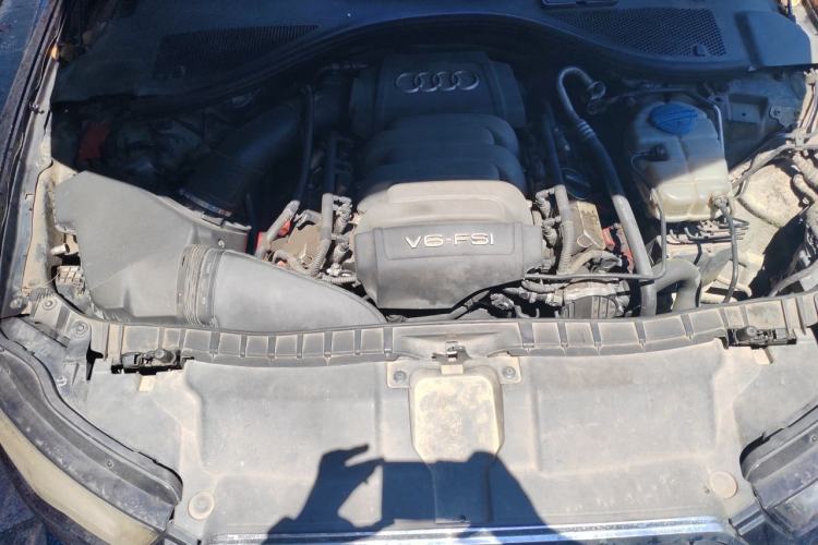 Used Audi A6L 2014 35 FSI Comfort Version Engine Bay