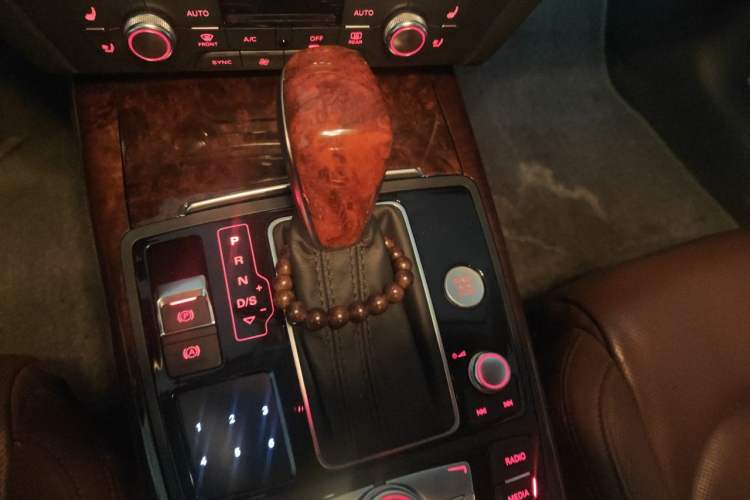 Used Audi A6L 2014 35 FSI Comfort Version Gear Lever
