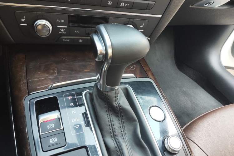 Used Audi A6L 2014 30 FSI Luxury Model Gear Lever