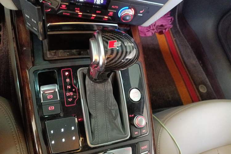 Used Audi A6L 2014 30 FSI Comfort Model Gear Lever