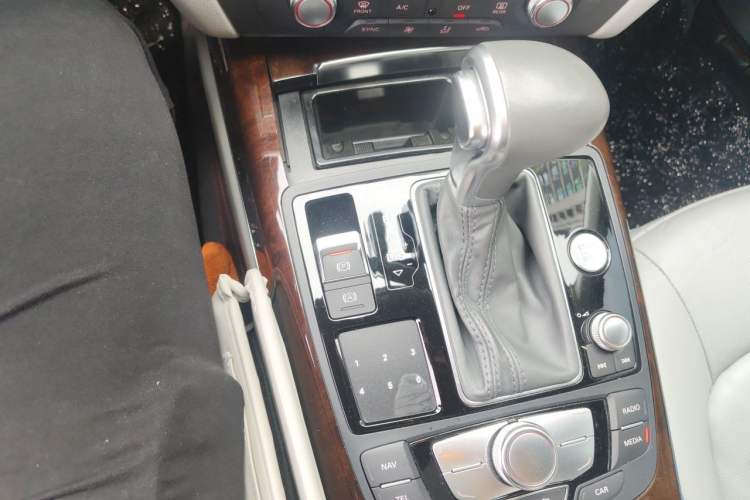 Used Audi A6L 2014 30 FSI Comfort Model Gear Lever