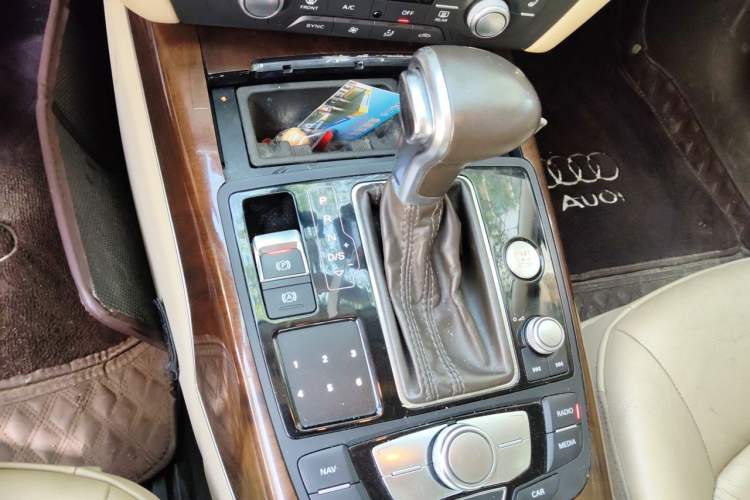 Used Audi A6L 2014 30 FSI Luxury Model Gear Lever