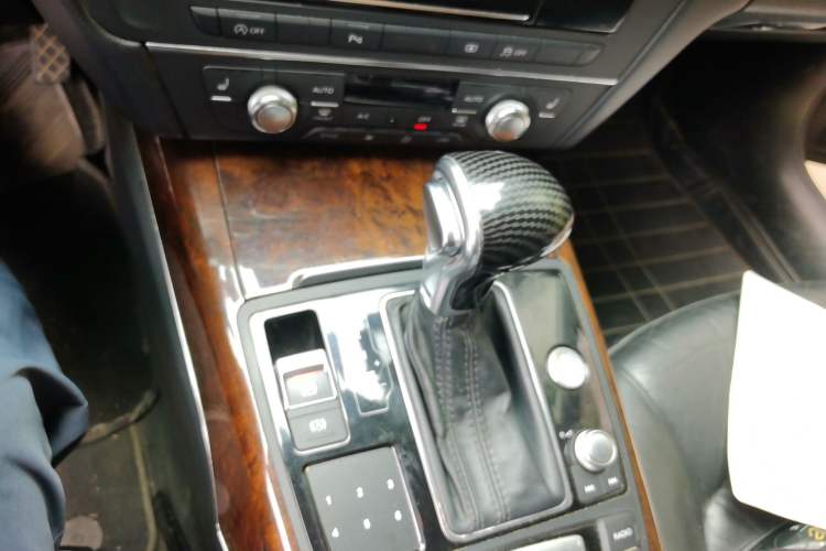 Used Audi A6L 2014 30 FSI Comfort Model Gear Lever