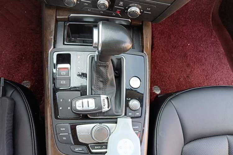Used Audi A6L 2014 TFSI Standard Model Gear Lever