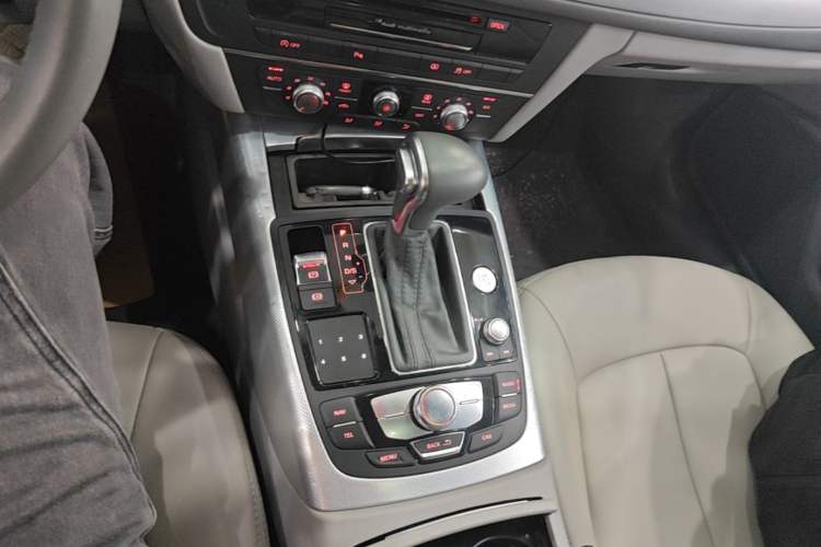 Used Audi A6L 2014 TFSI Standard Model Gear Lever