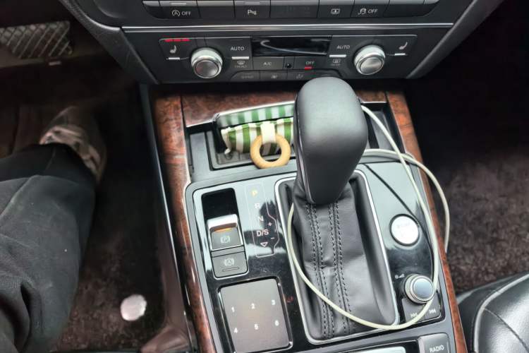 Used Audi A6L 2014 30 FSI Comfort Model Gear Lever