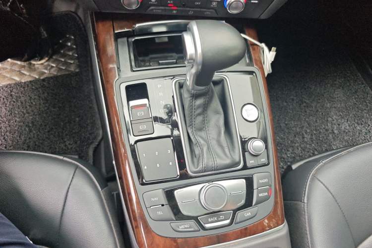 Used Audi A6L 2014 30 FSI Comfort Model Gear Lever