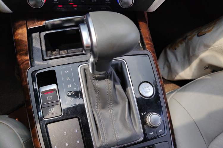 Used Audi A6L 2014 30 FSI Comfort Model Gear Lever