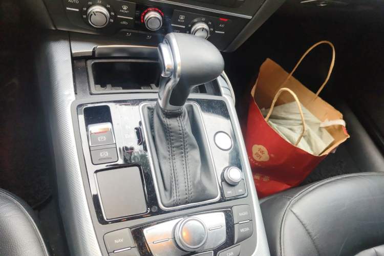 Used Audi A6L 2014 TFSI Standard Model Gear Lever