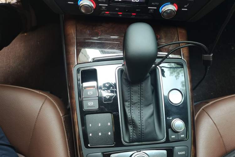 Used Audi A6L 2014 30 FSI Comfort Model Gear Lever