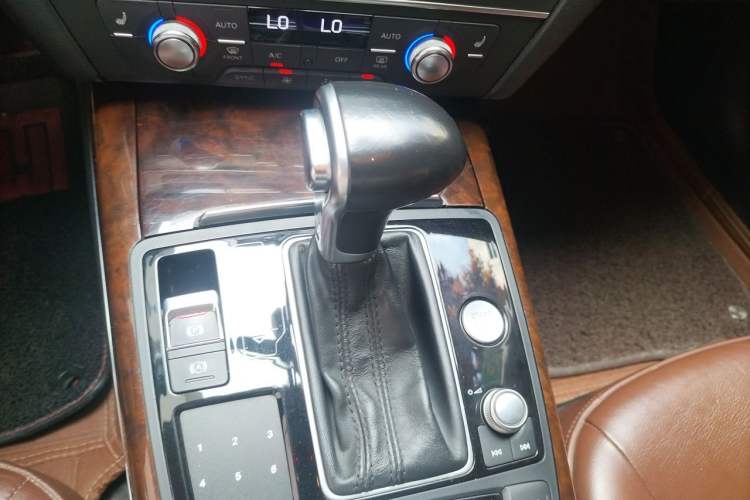 Used Audi A6L 2014 30 FSI Comfort Model Gear Lever