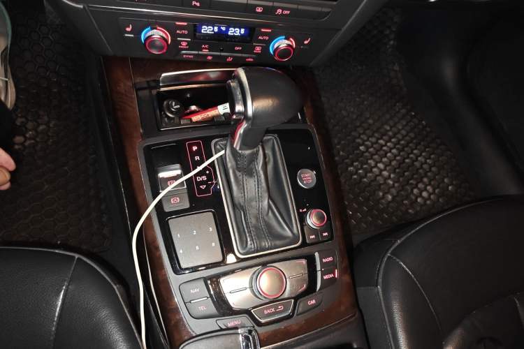 Used Audi A6L 2014 30 FSI Comfort Model Gear Lever
