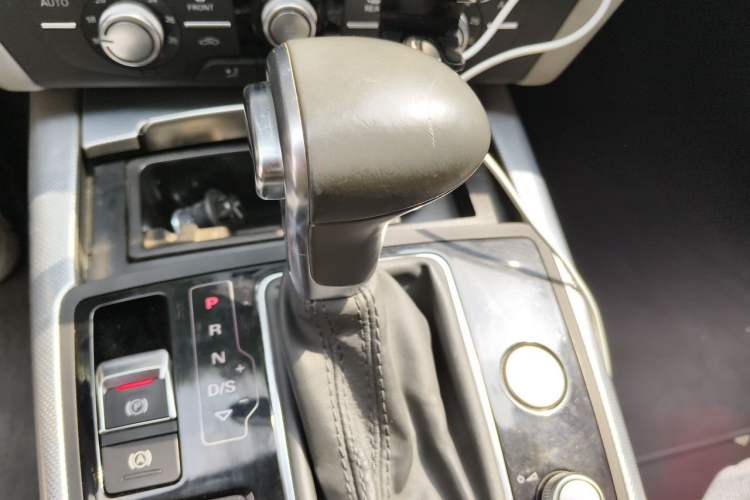 Used Audi A6L 2014 TFSI Standard Model Gear Lever